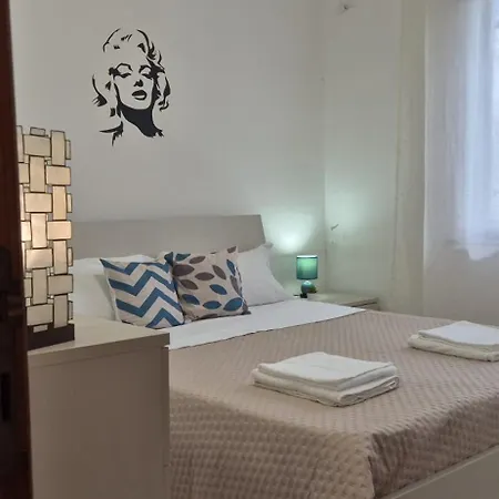 Luce 圣玛丽亚纳瓦雷