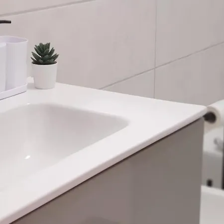 Luce Santa Maria Navarrese